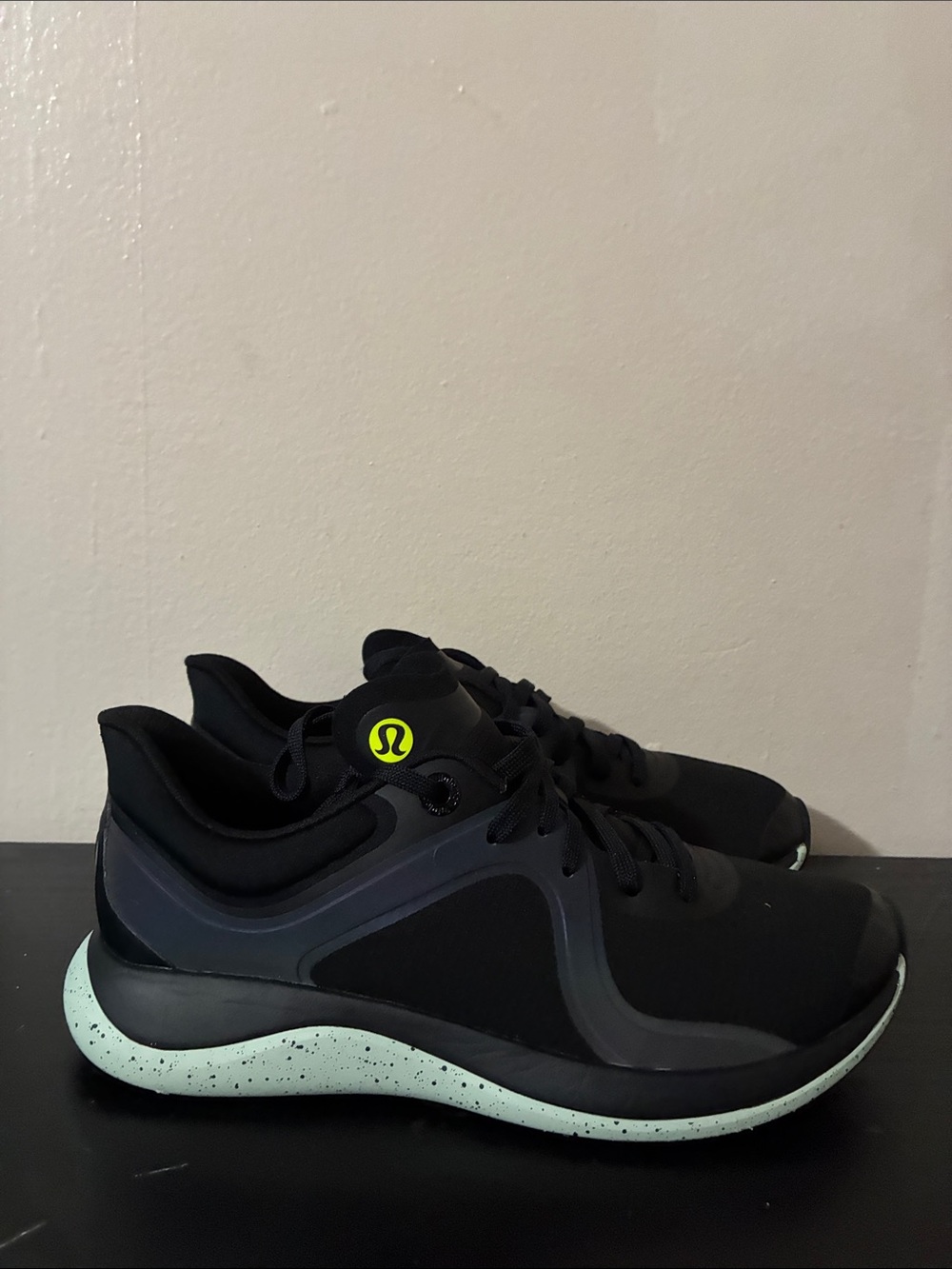 Lululemon Chargefeel Low Women’s Workout Shoes size 6.5